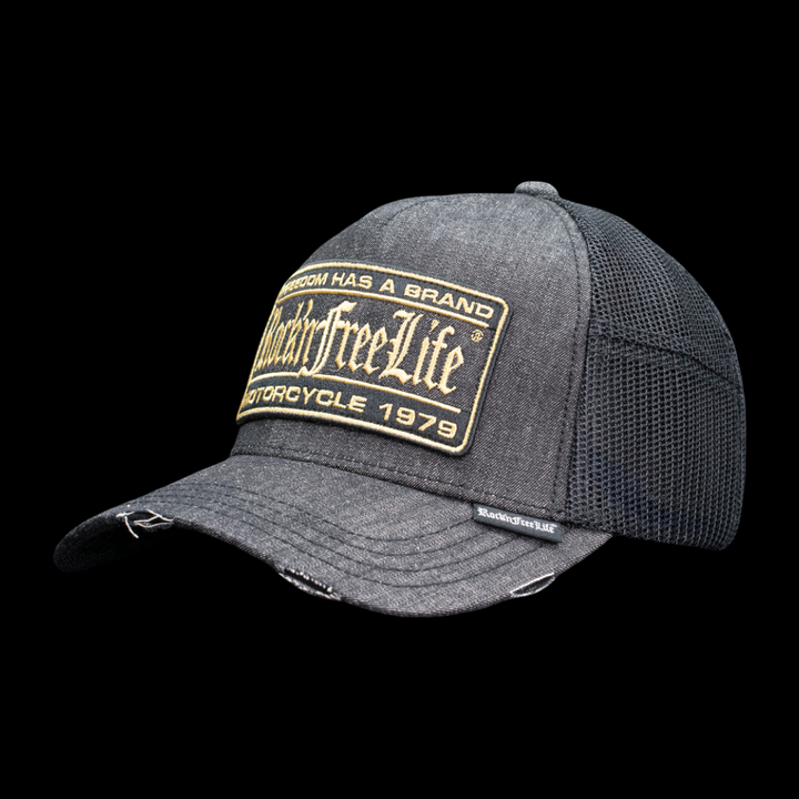 N°261 - SLEEPING ON THE BLACKTOP