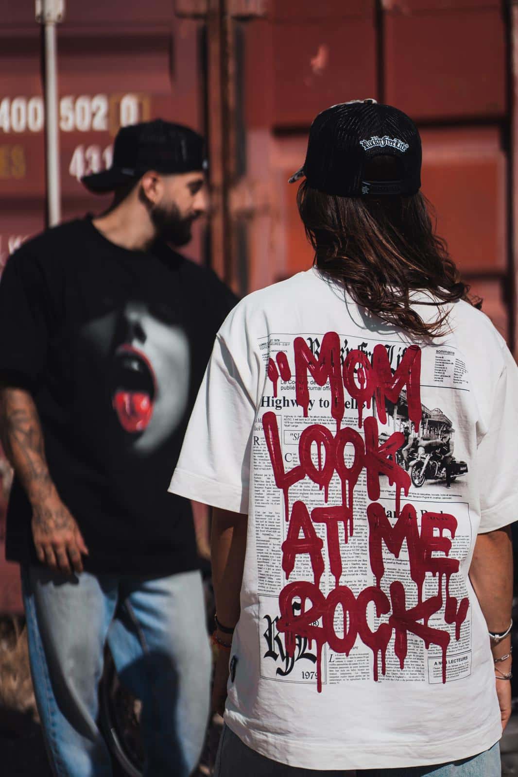 T-SHIRT LOOK ME MOM